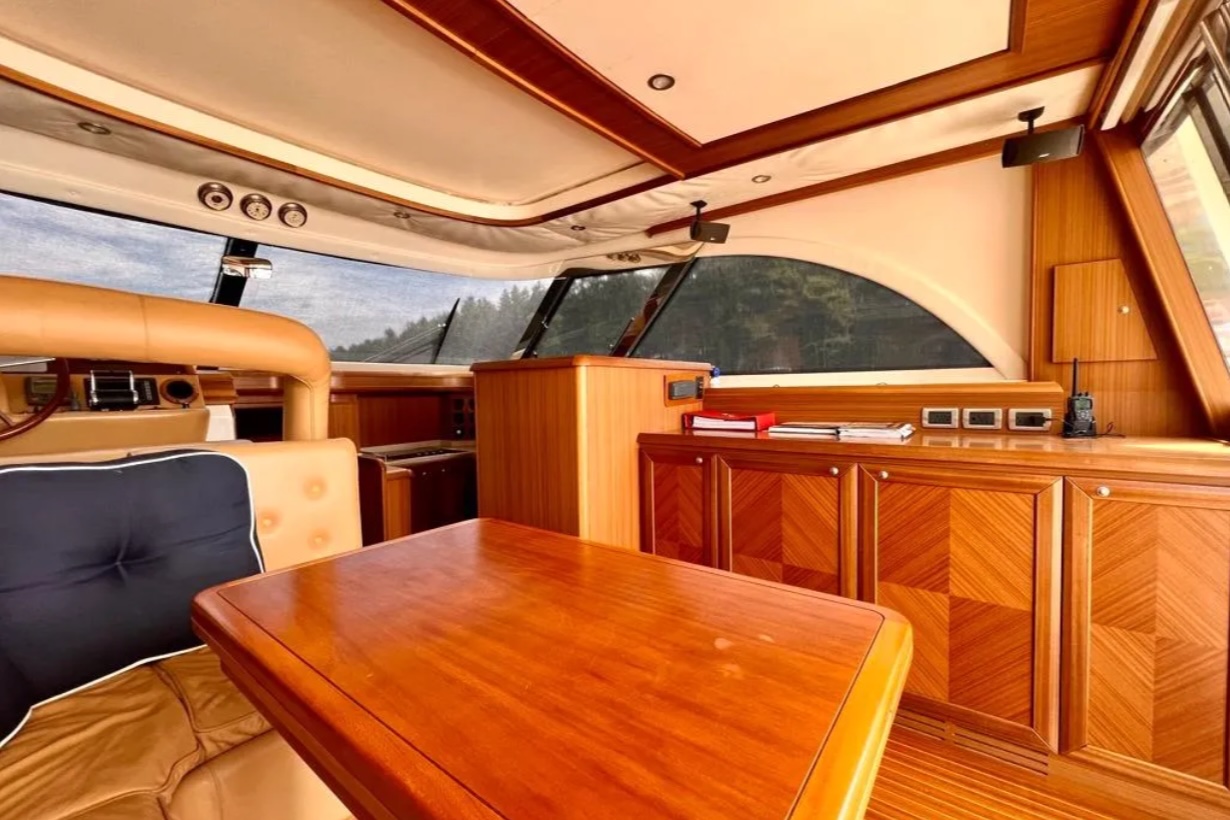 2006 Mochi Craft 51 Dolphin 5